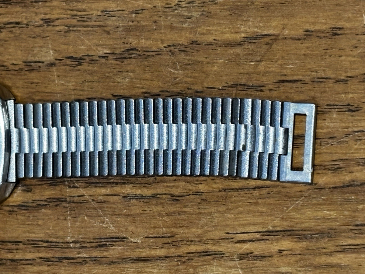 47658748