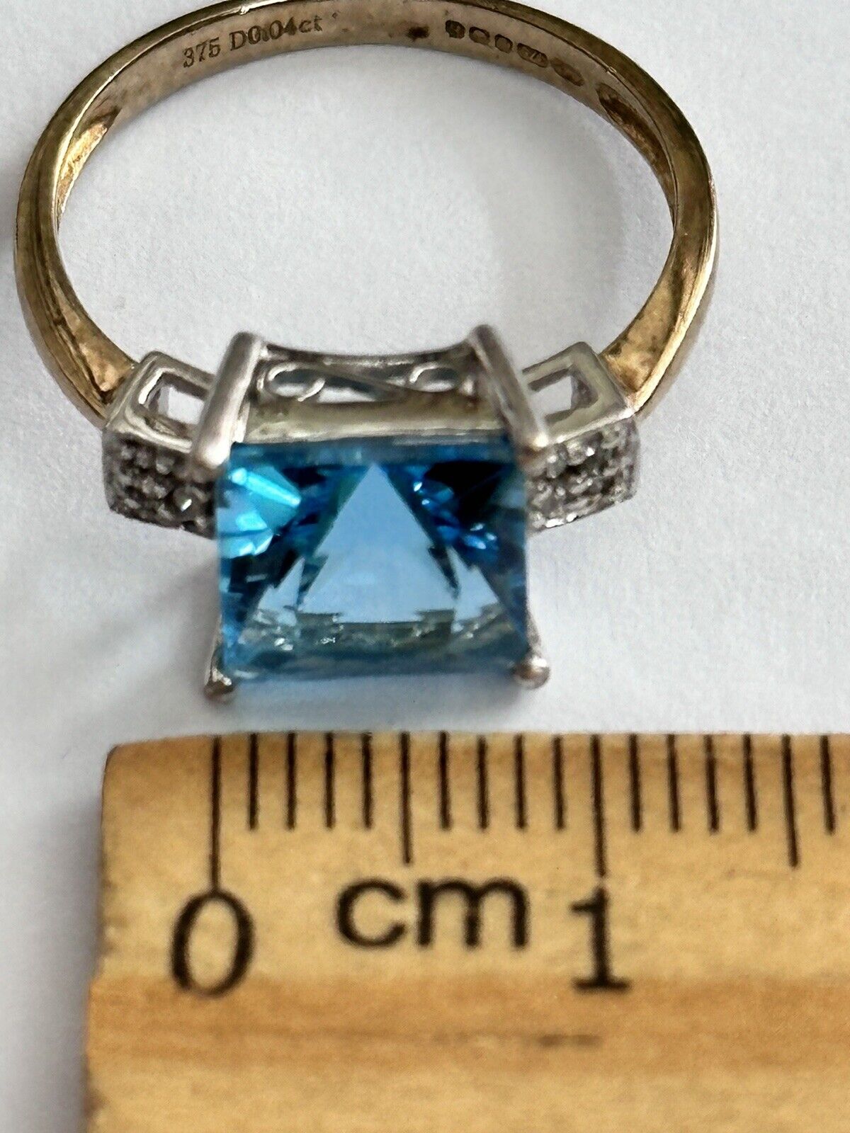 Vintage 9ct Gold Princess Cut Teal Blue Topaz Diamond Ring