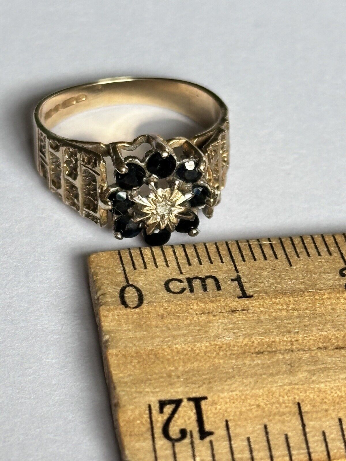 Vintage 9ct Gold Sapphire Flower Diamond Ring