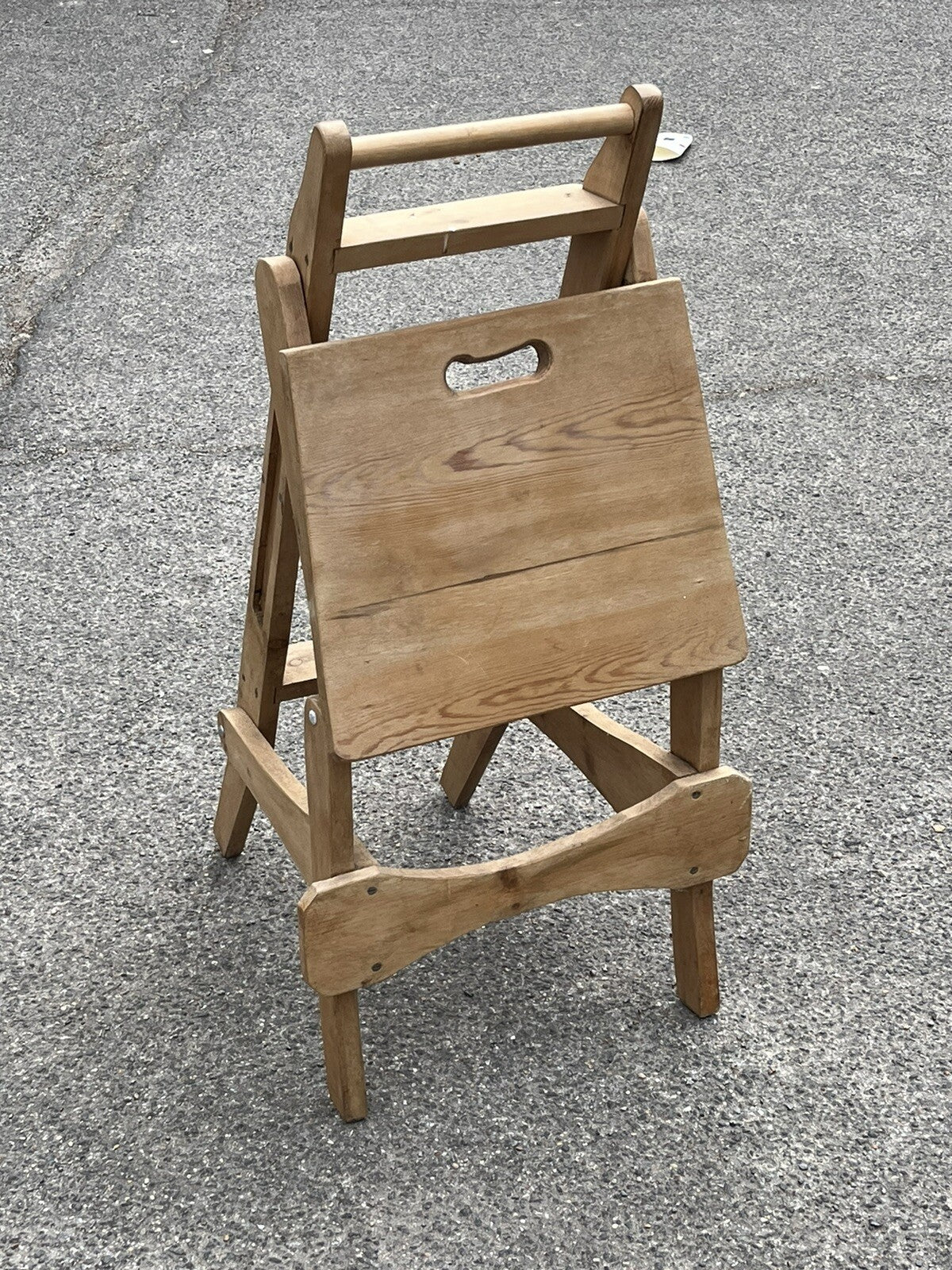 47658111