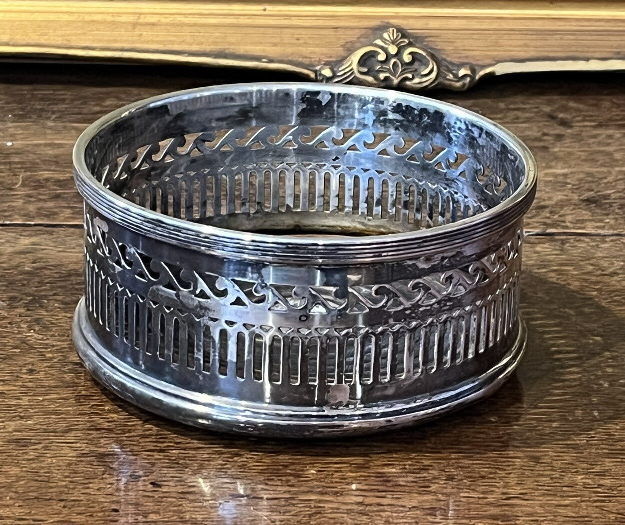 47654012