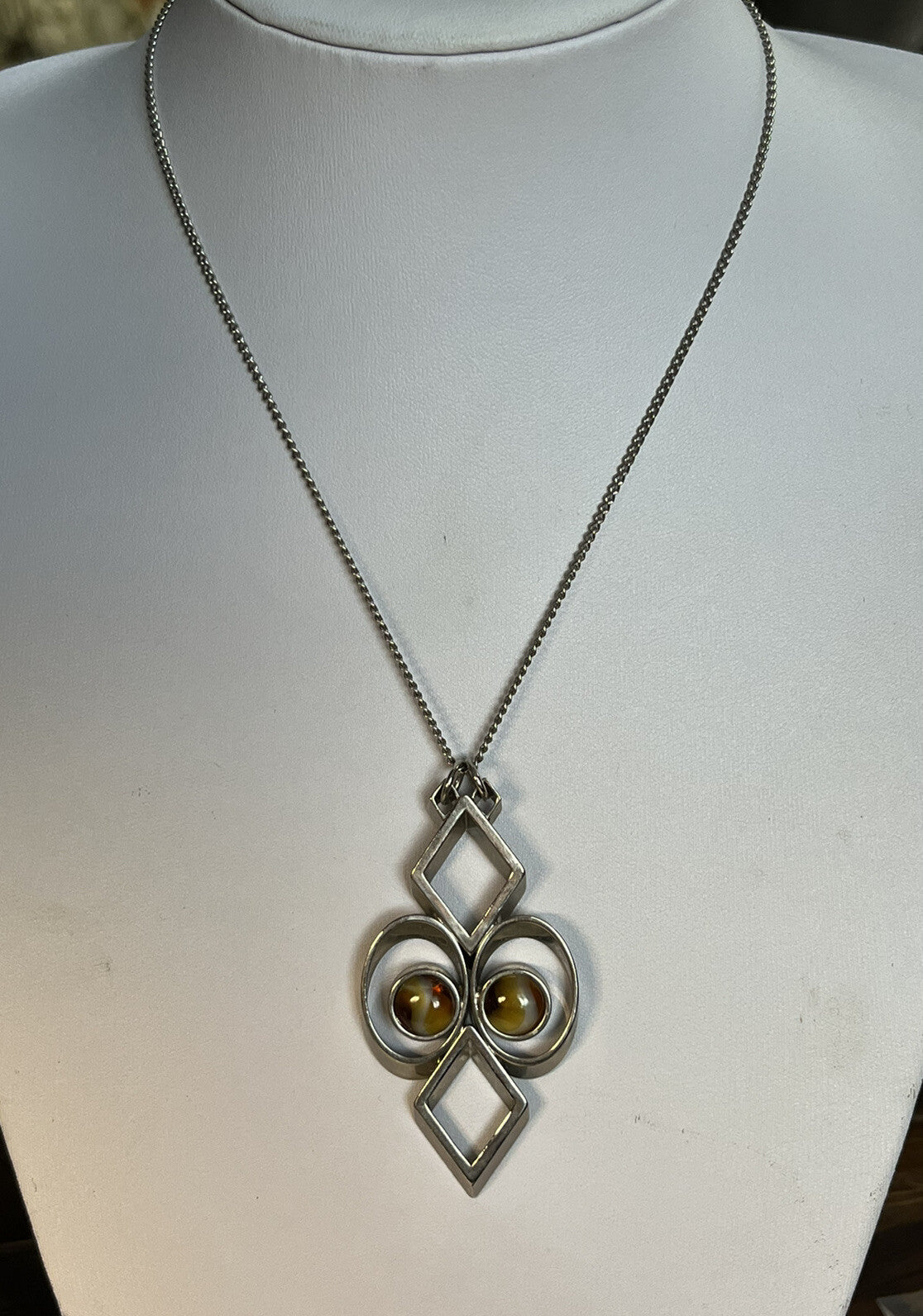 47648911