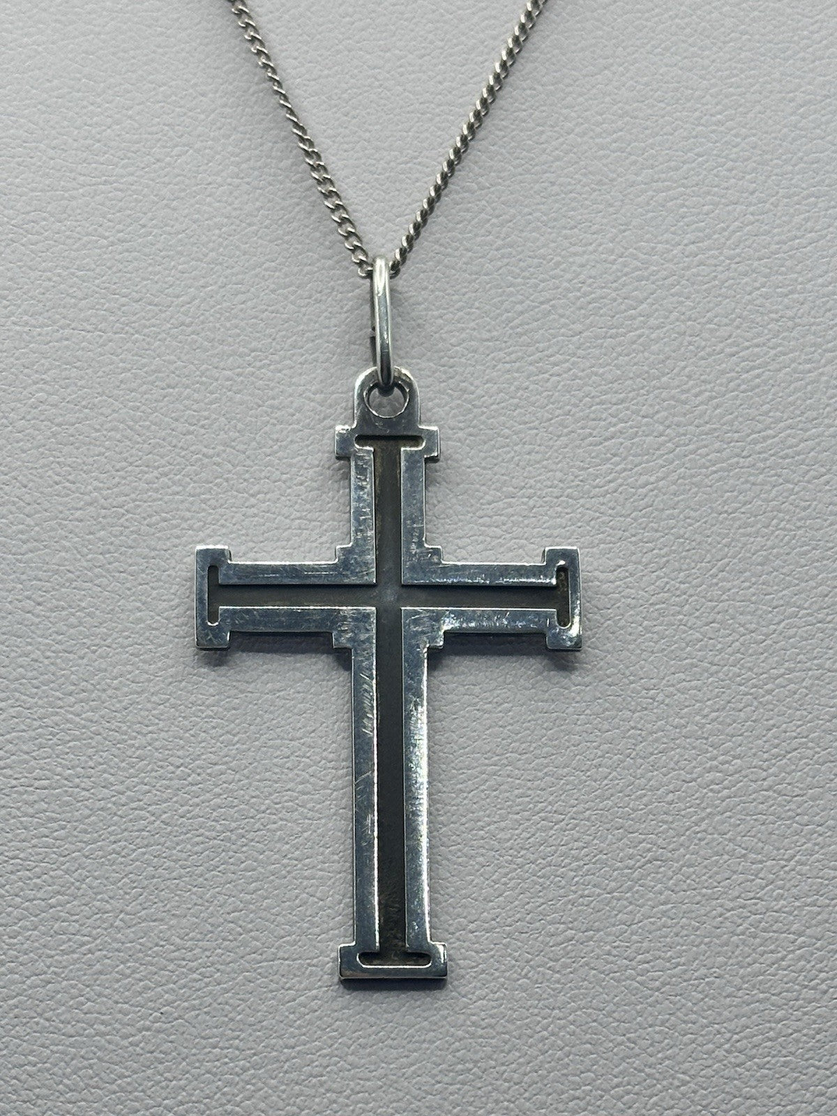 47690526