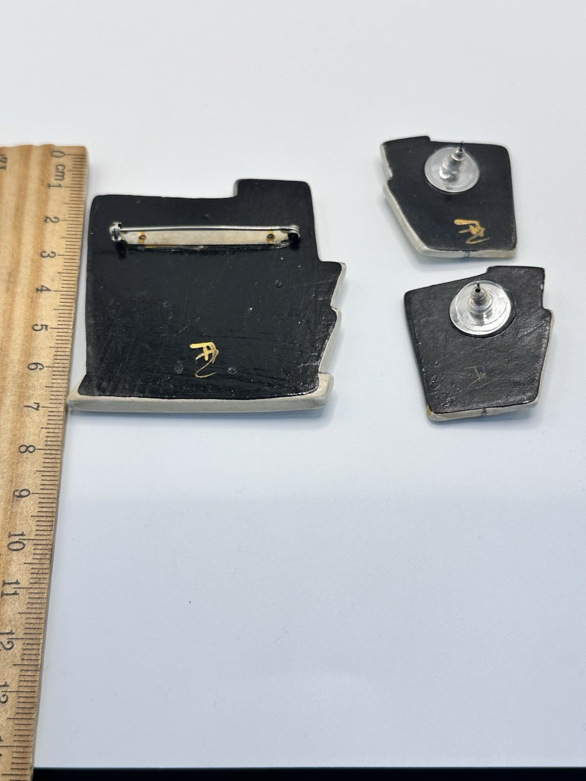 47690981