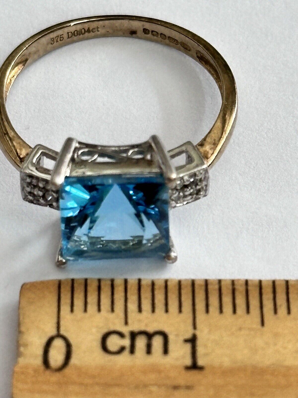 Vintage 9ct Gold Princess Cut Teal Blue Topaz Diamond Ring