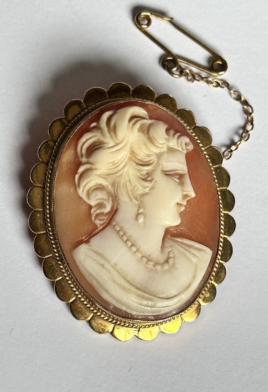 Antique Vintage 9ct Gold Shell Carved Cameo Brooch Safety Chain