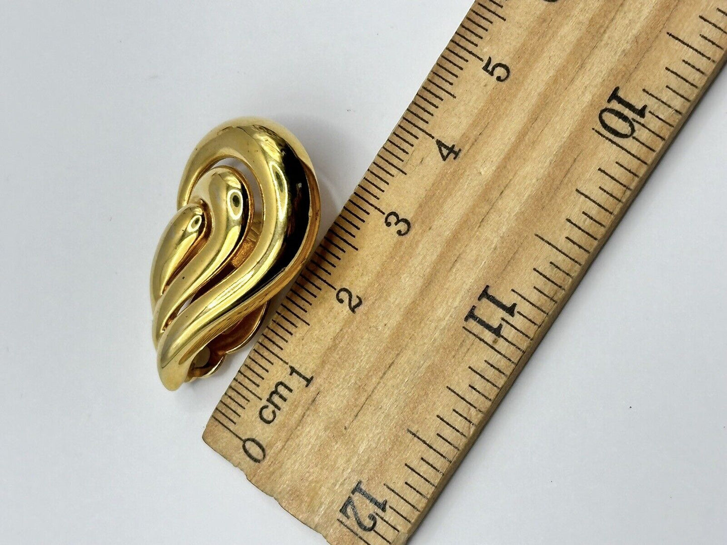 Vintage Designer PEP signed Gold Tone Clip On Earrings