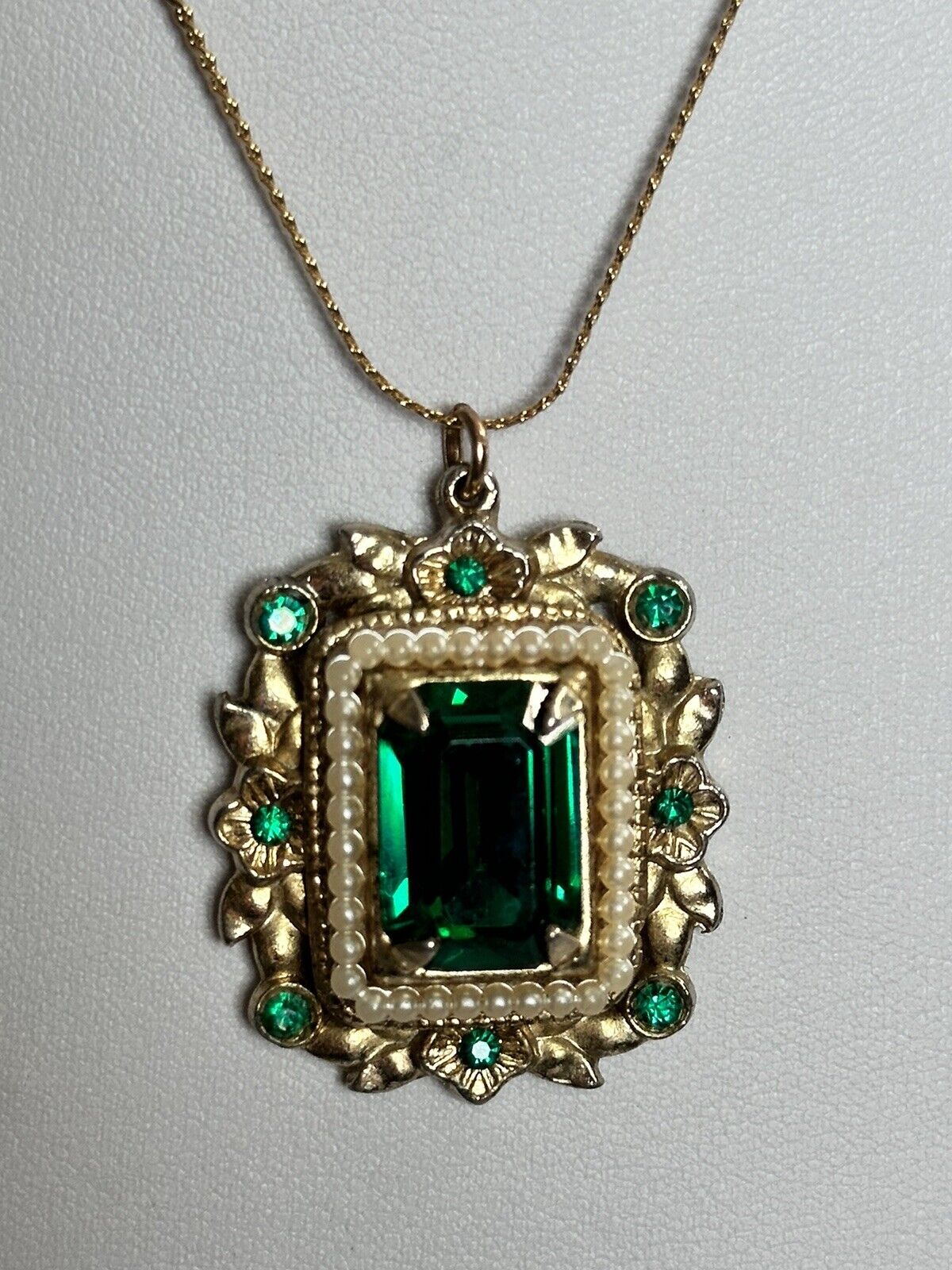 Vintage Coro Signed Green Stone Faux Pearl Pendant Necklace