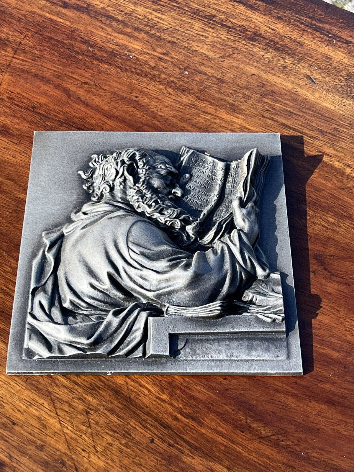 47648046