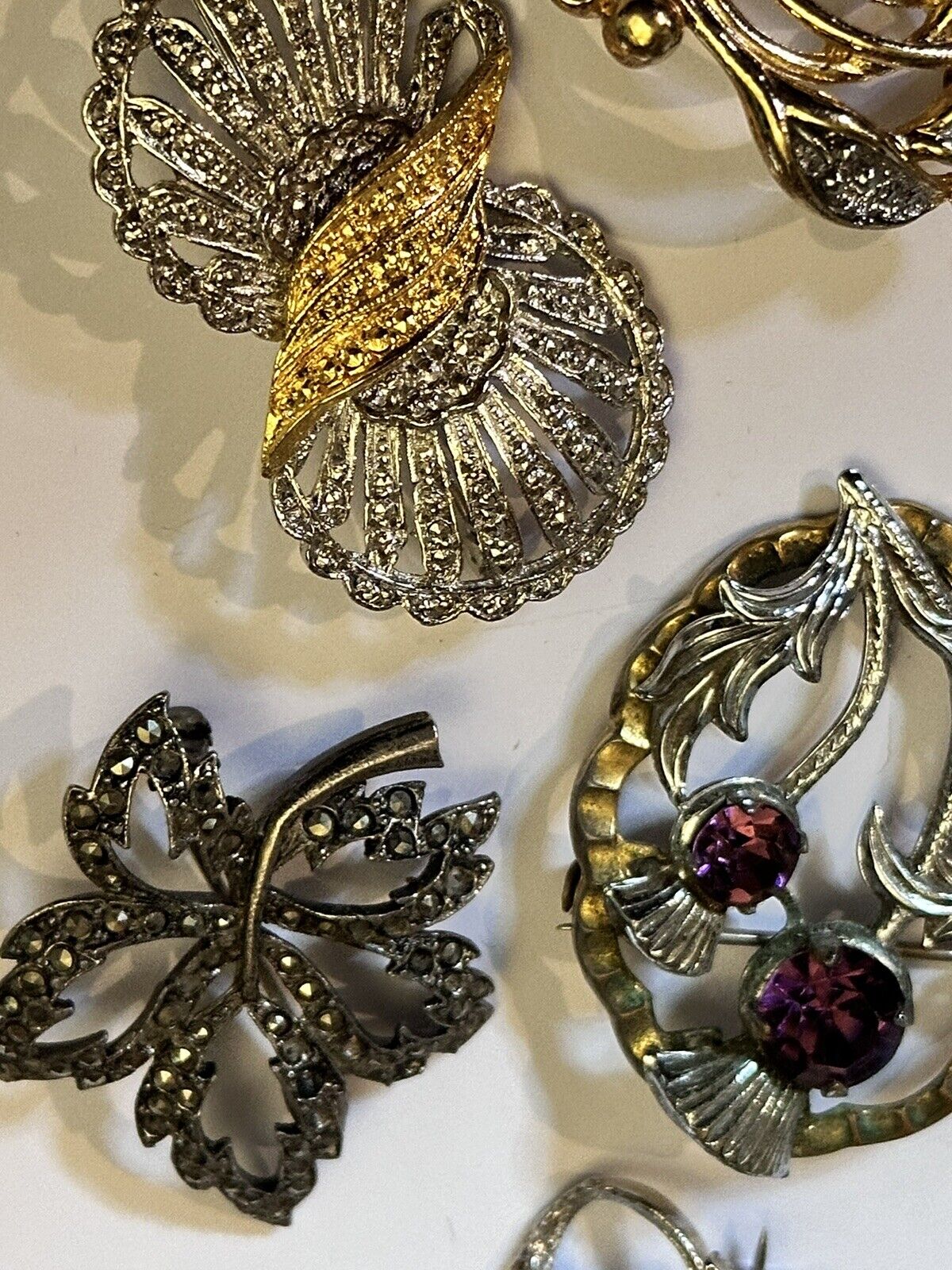 A Quantity Of Vintage Brooches Including Marcasite And Cameo