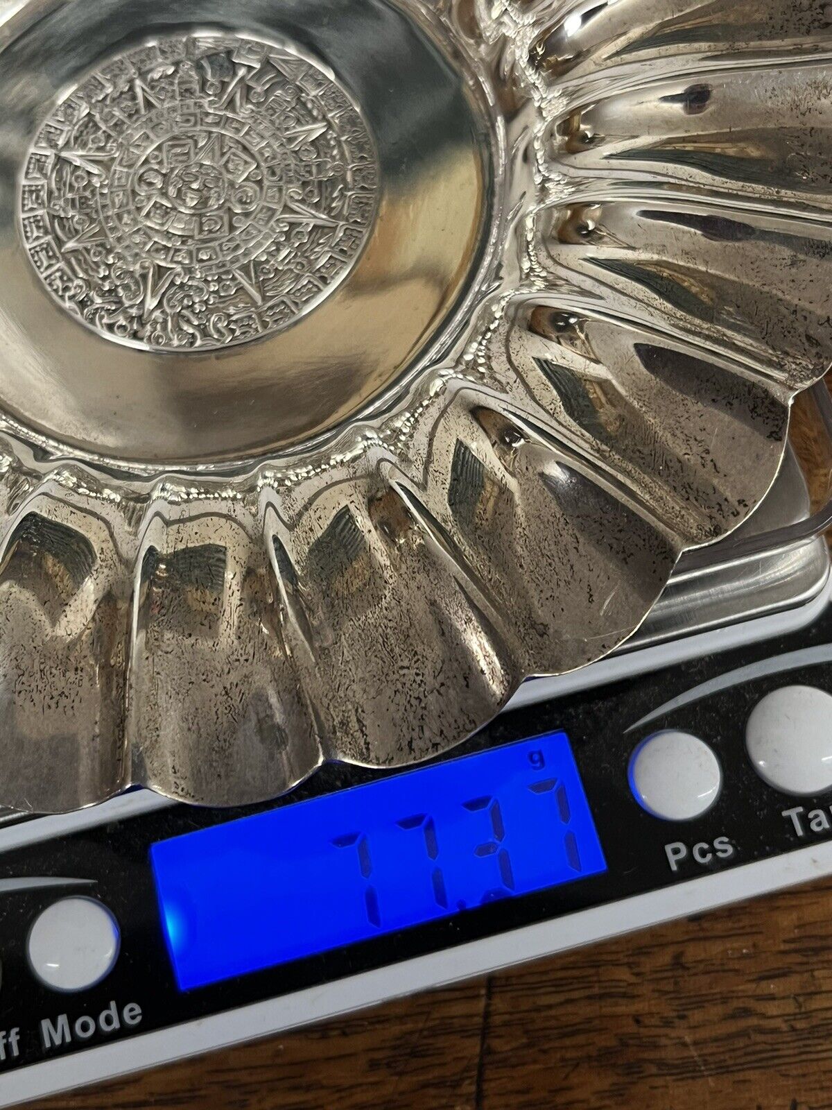 Solid Silver Dish. 77.3 g