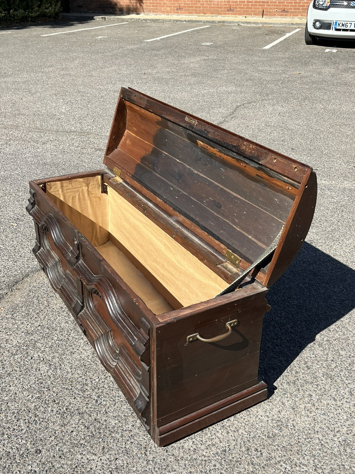 47690568