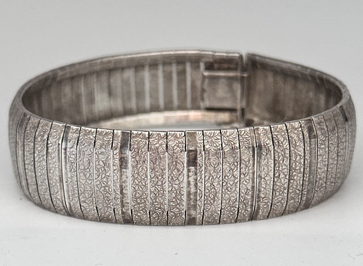 47700452