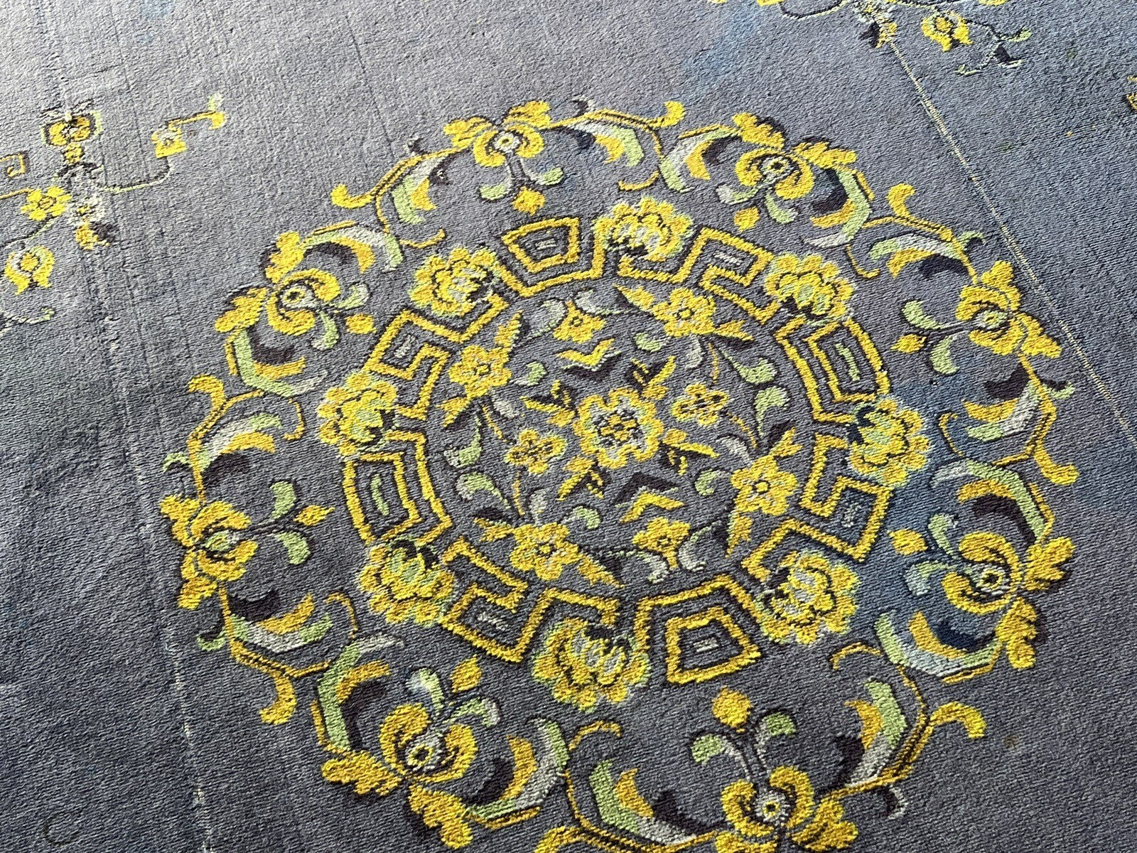 47690555