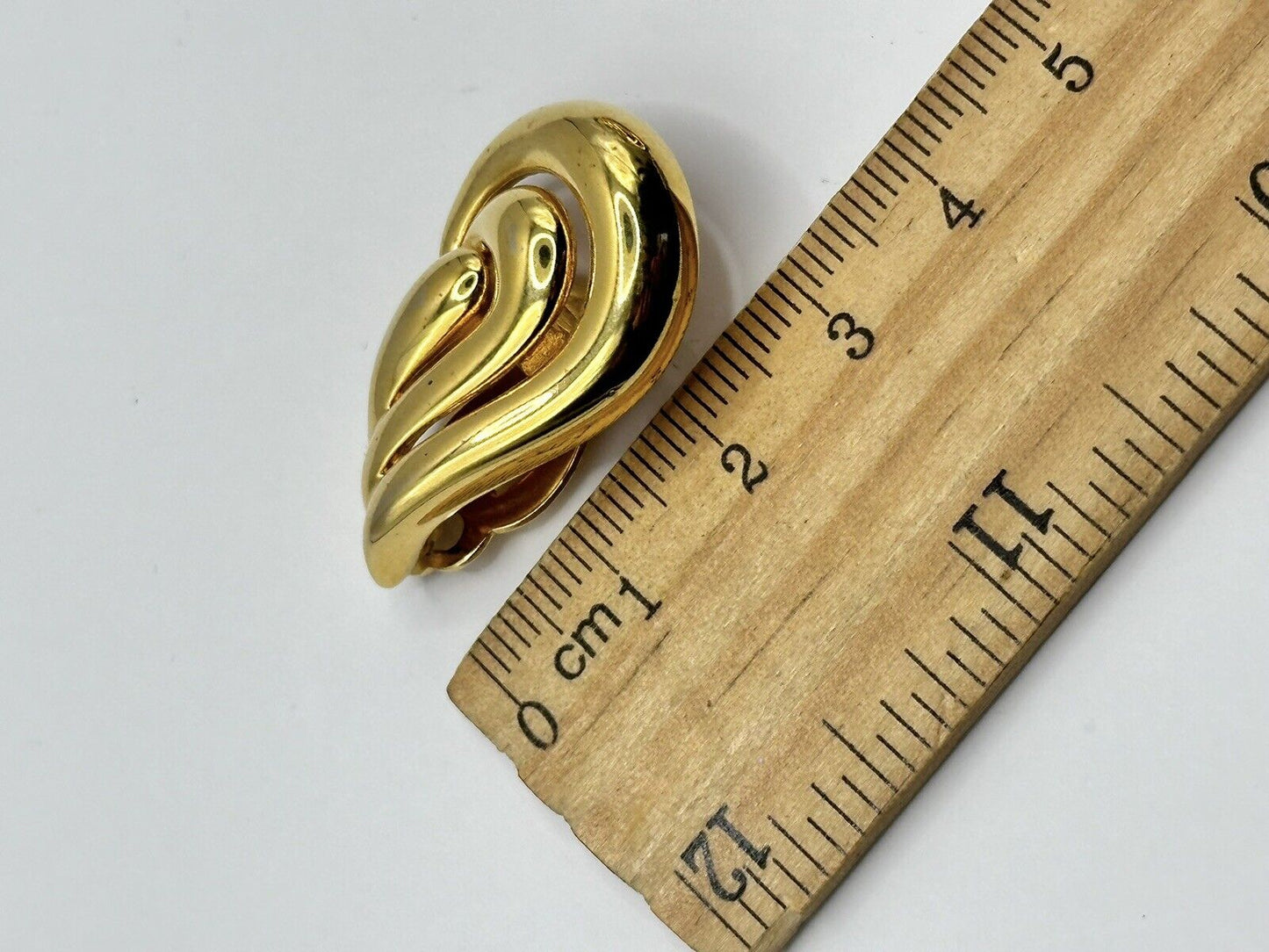 Vintage Designer PEP signed Gold Tone Clip On Earrings