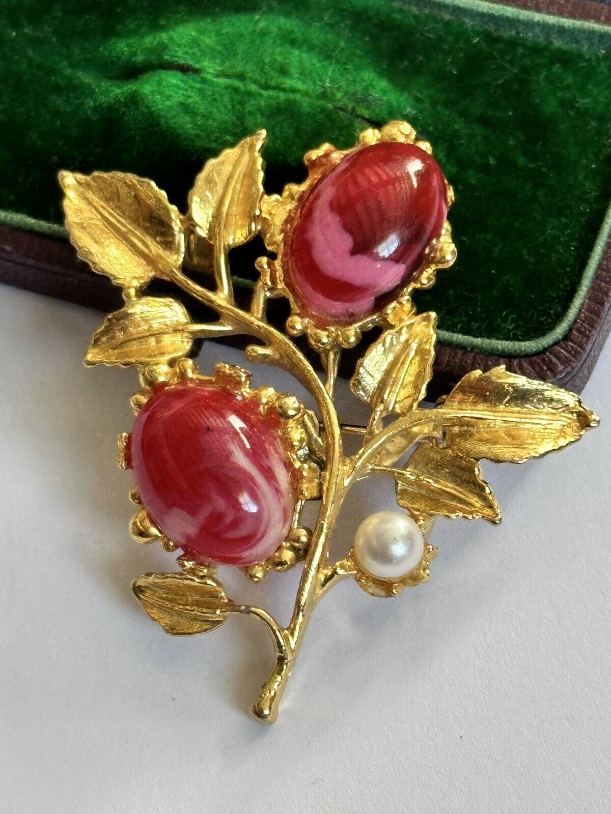 Vintage Gold Tone Pink Red Faux Pearl Cabochon Flowers Brooch