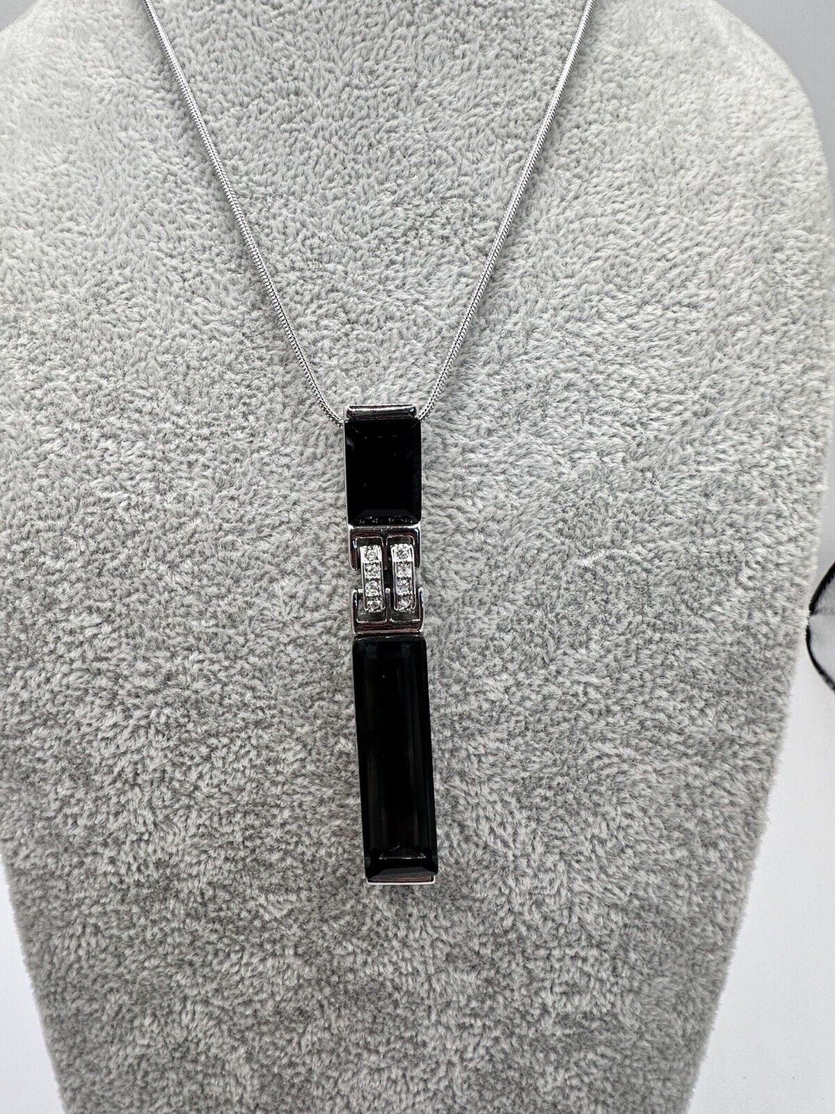 Vintage 1980s Rhodium Plated  Grey Black Crystal Necklace New Old Stock