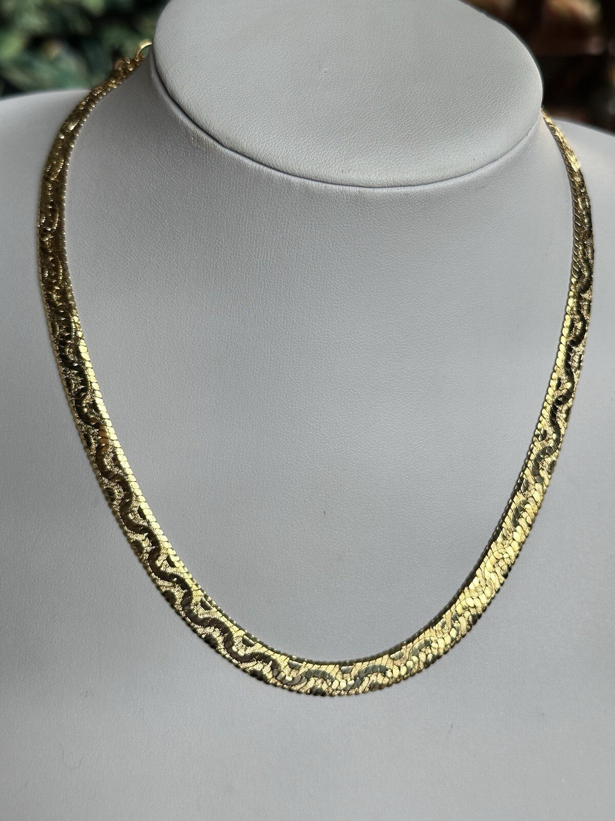 47653804