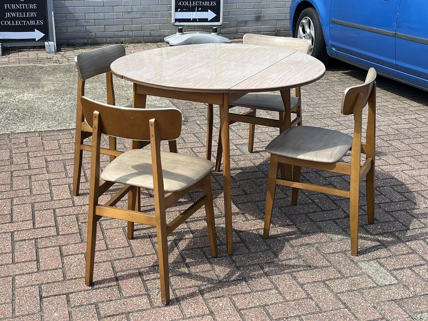 Mid Century Extending Dining Table & 4 Chairs