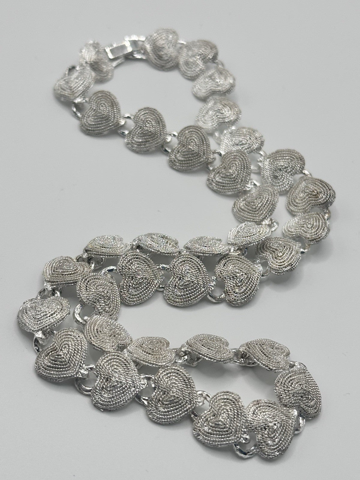 47690529