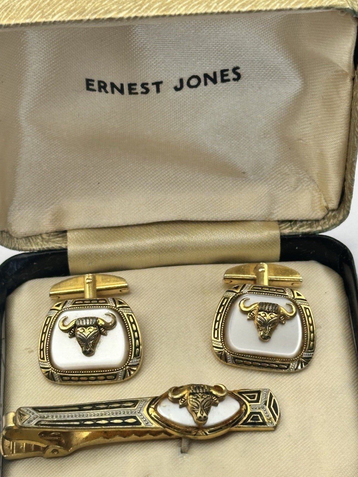 47658434