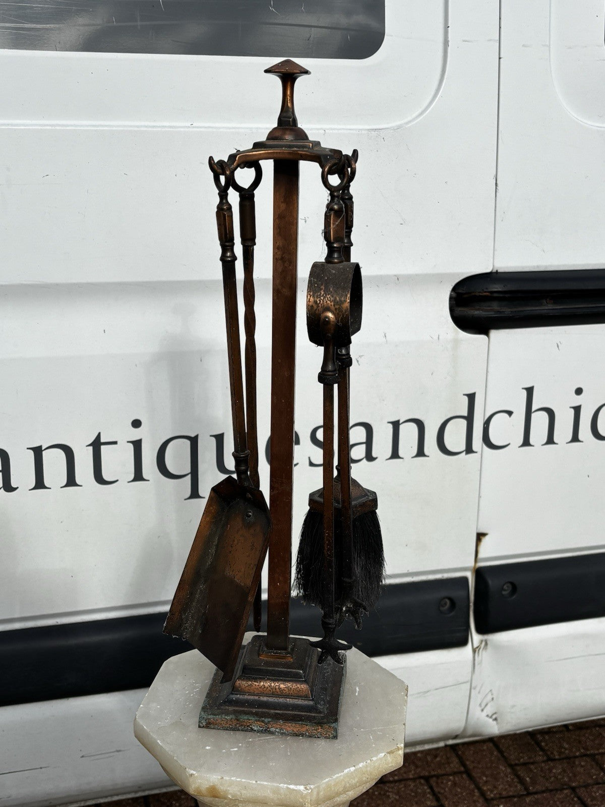 47658104