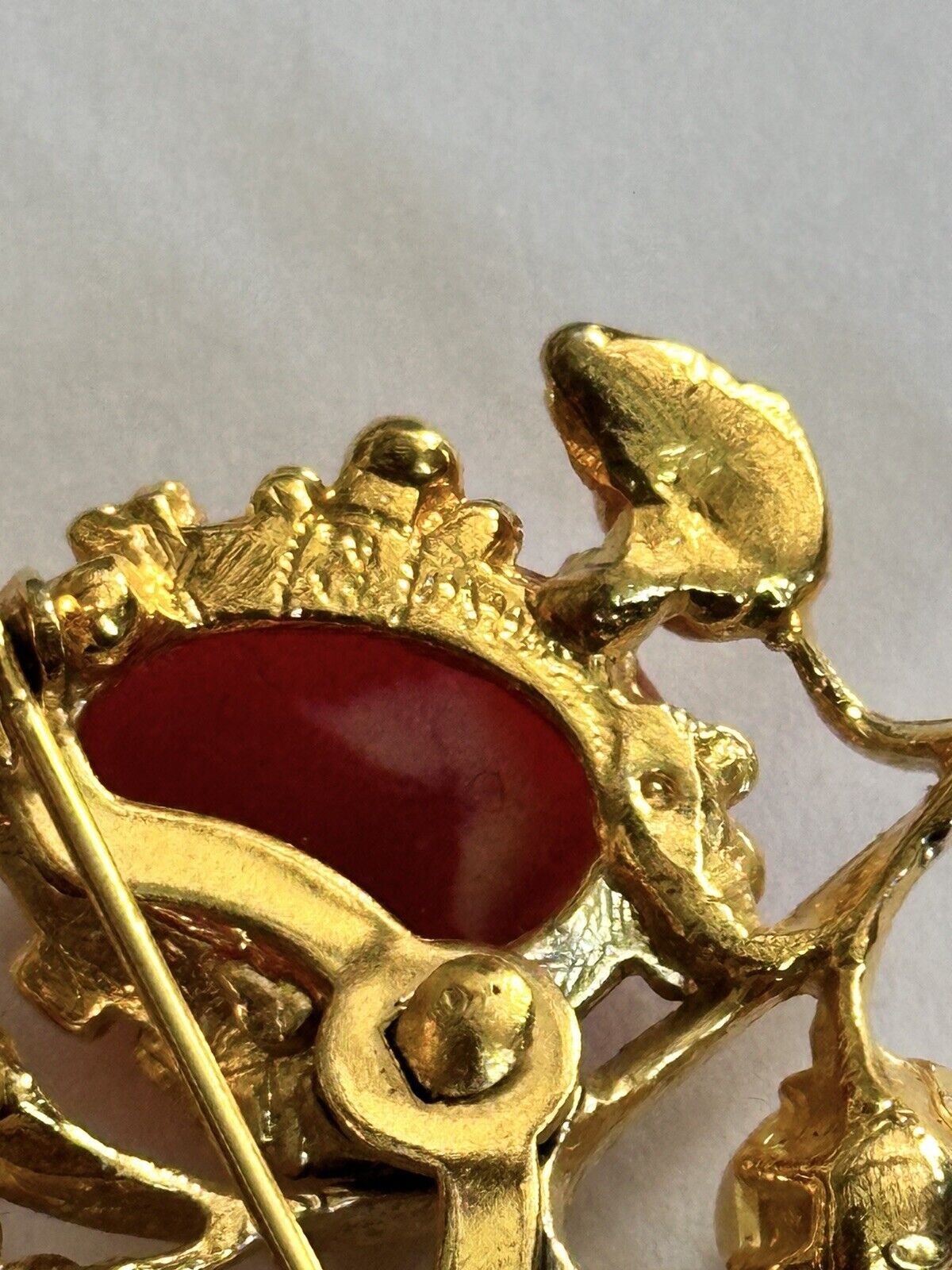 Vintage Gold Tone Pink Red Faux Pearl Cabochon Flowers Brooch