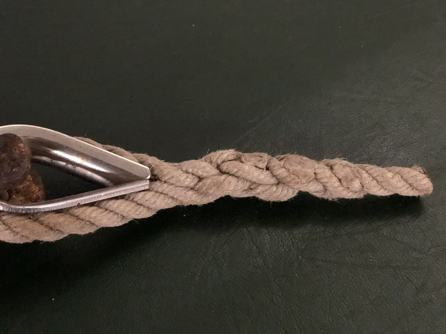 47647618