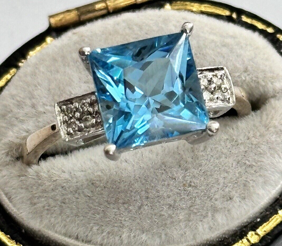 Vintage 9ct Gold Princess Cut Teal Blue Topaz Diamond Ring