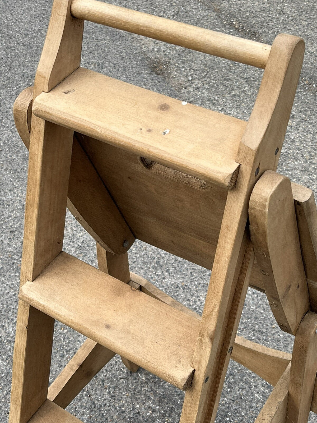 47658111