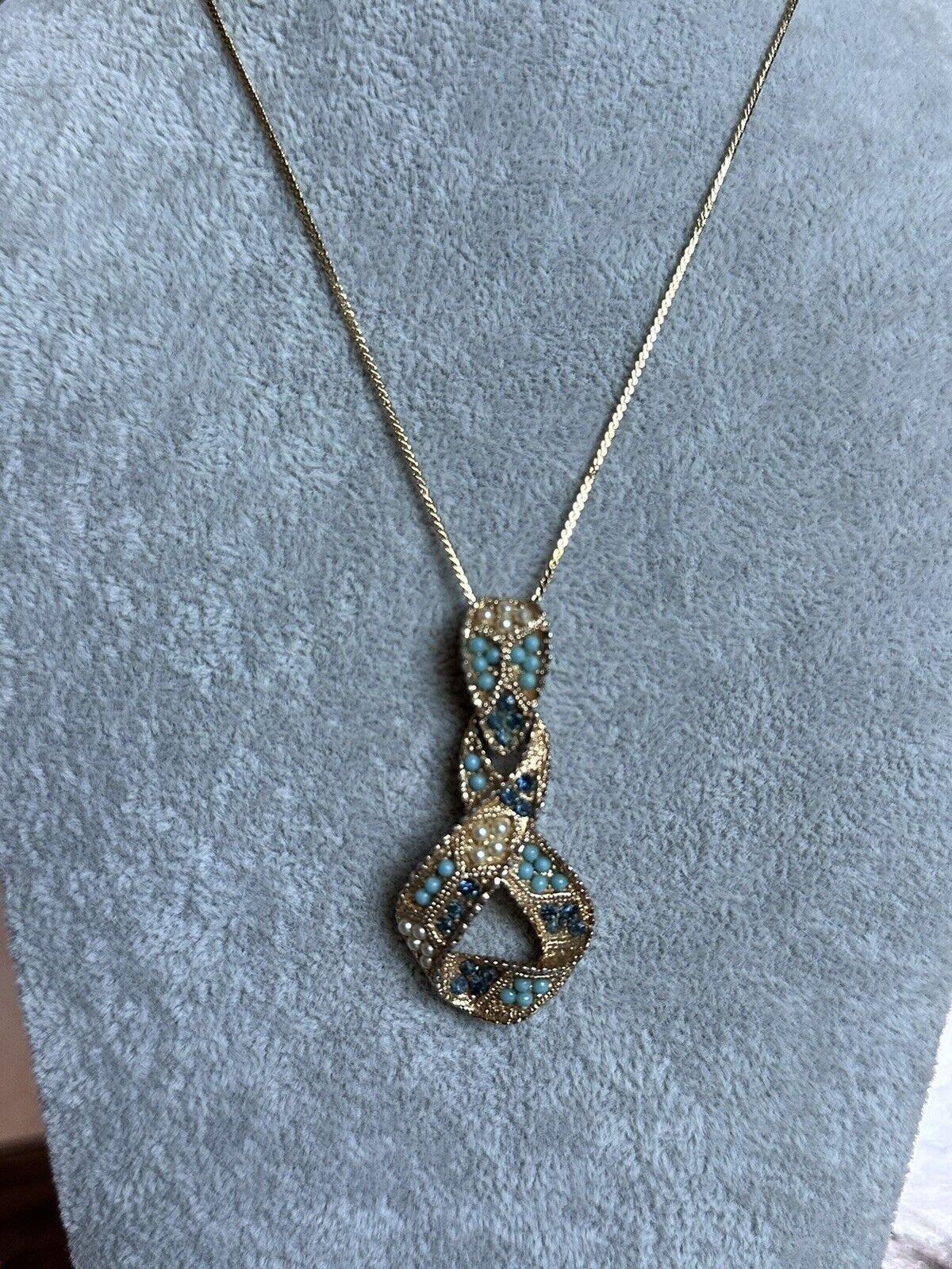 Vintage Gold Tone Faux Turquoise Pearl Blue Diamanté Pendant Necklace