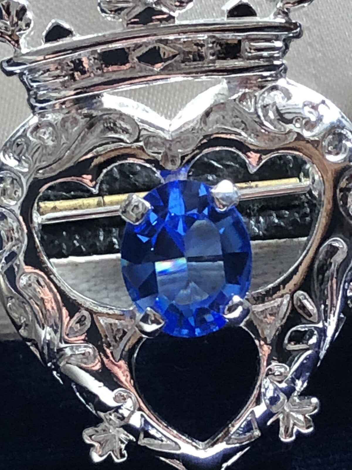 47647700