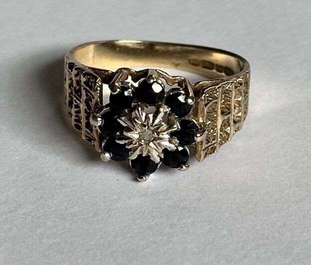 Vintage 9ct Gold Sapphire Flower Diamond Ring