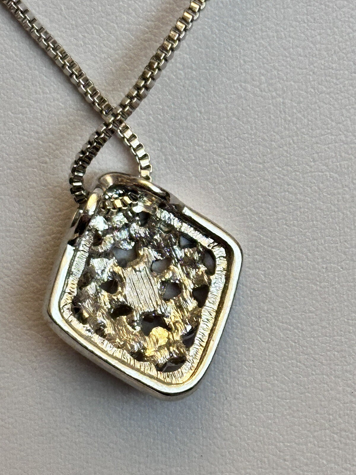 47652354