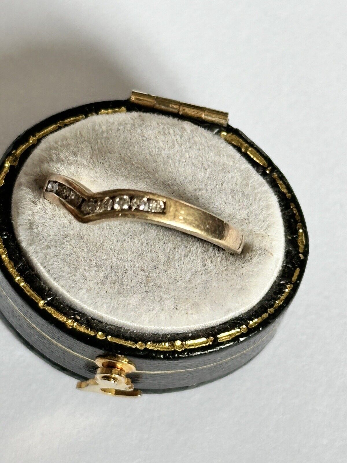 Vintage 9ct Gold 0.15ct Diamond Channel Set Wishbone Ring