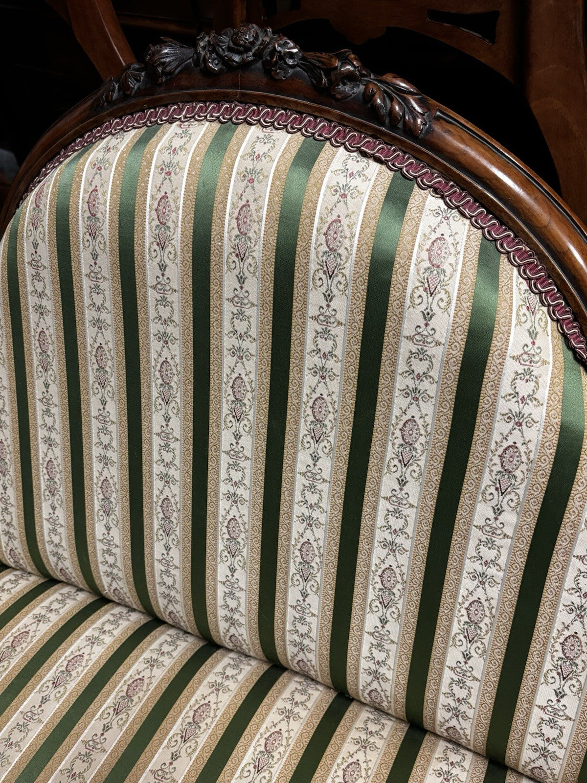 47690627
