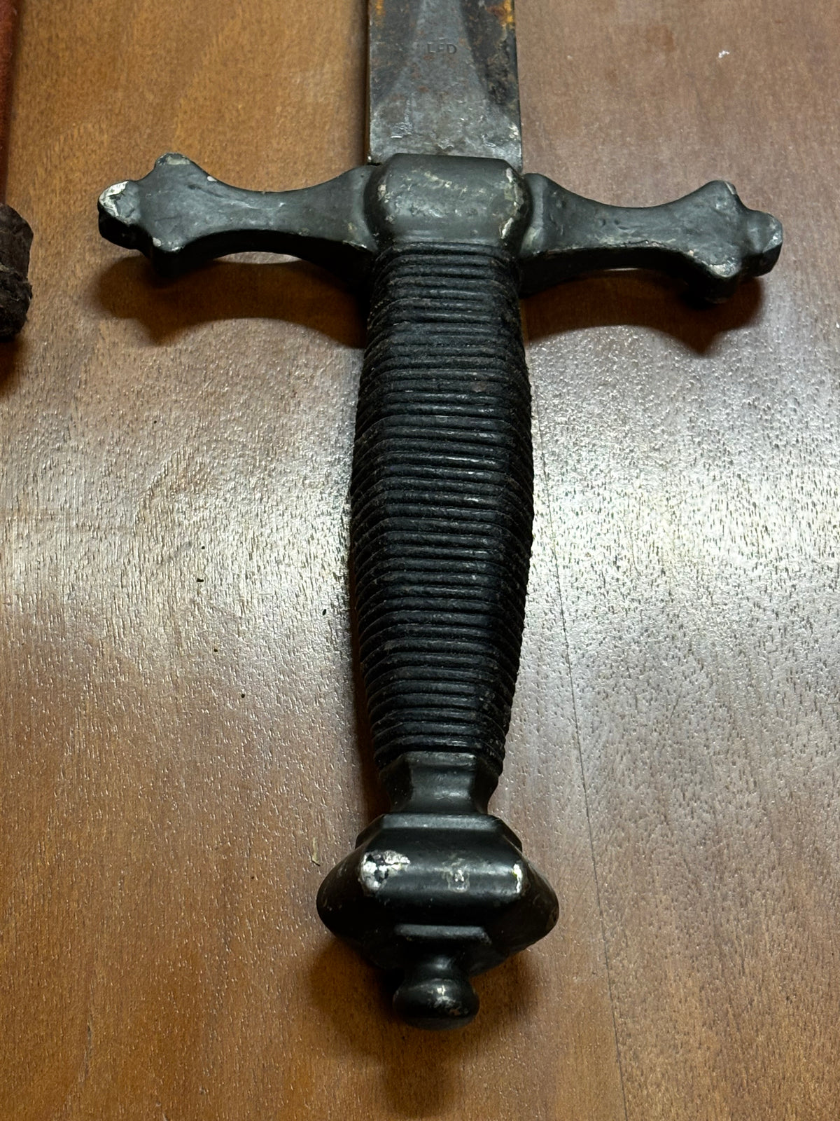 Small Dagger