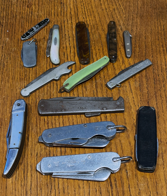 Army issue & other collectible pocket knives.