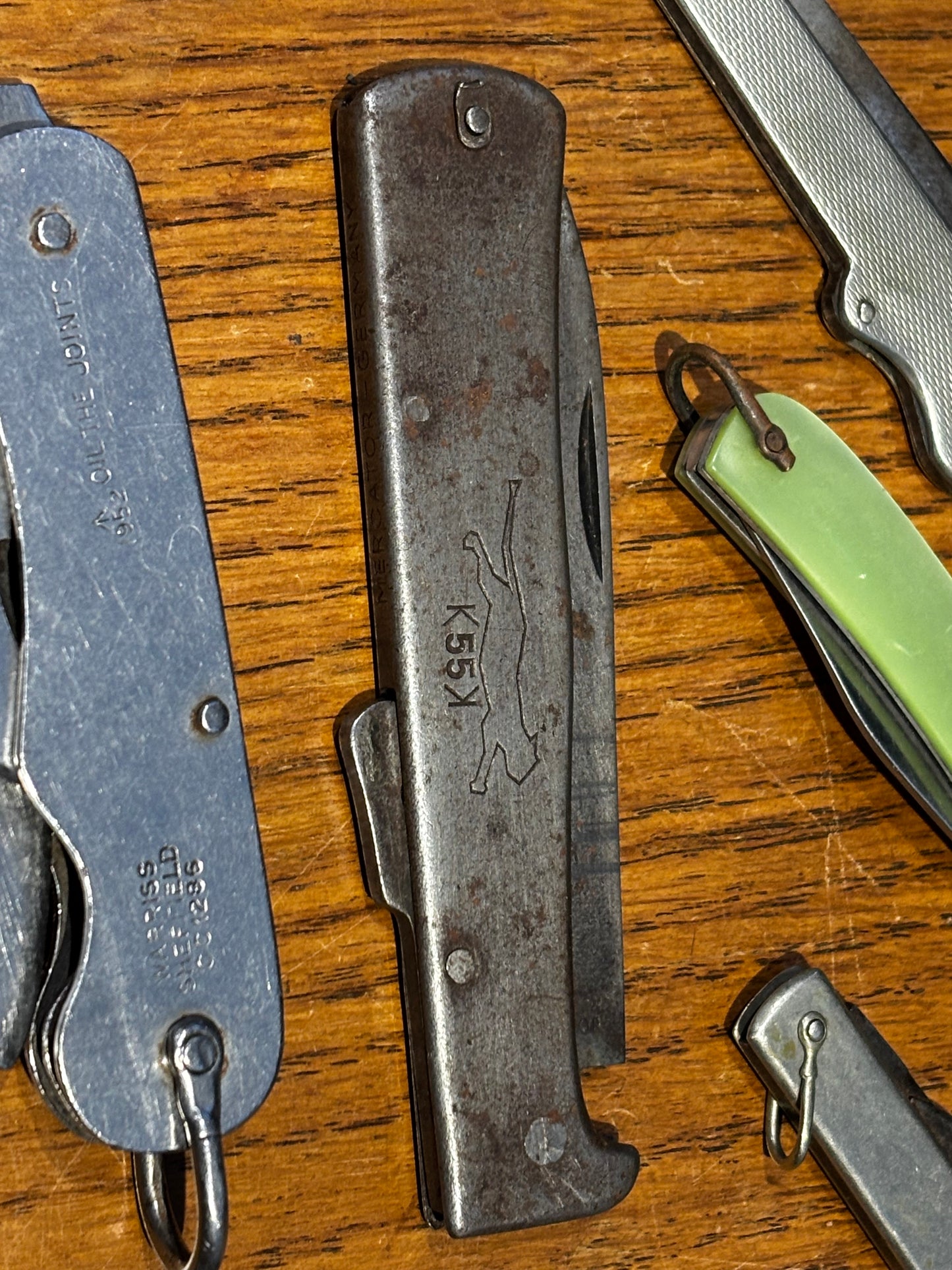 Army issue & other collectible pocket knives.