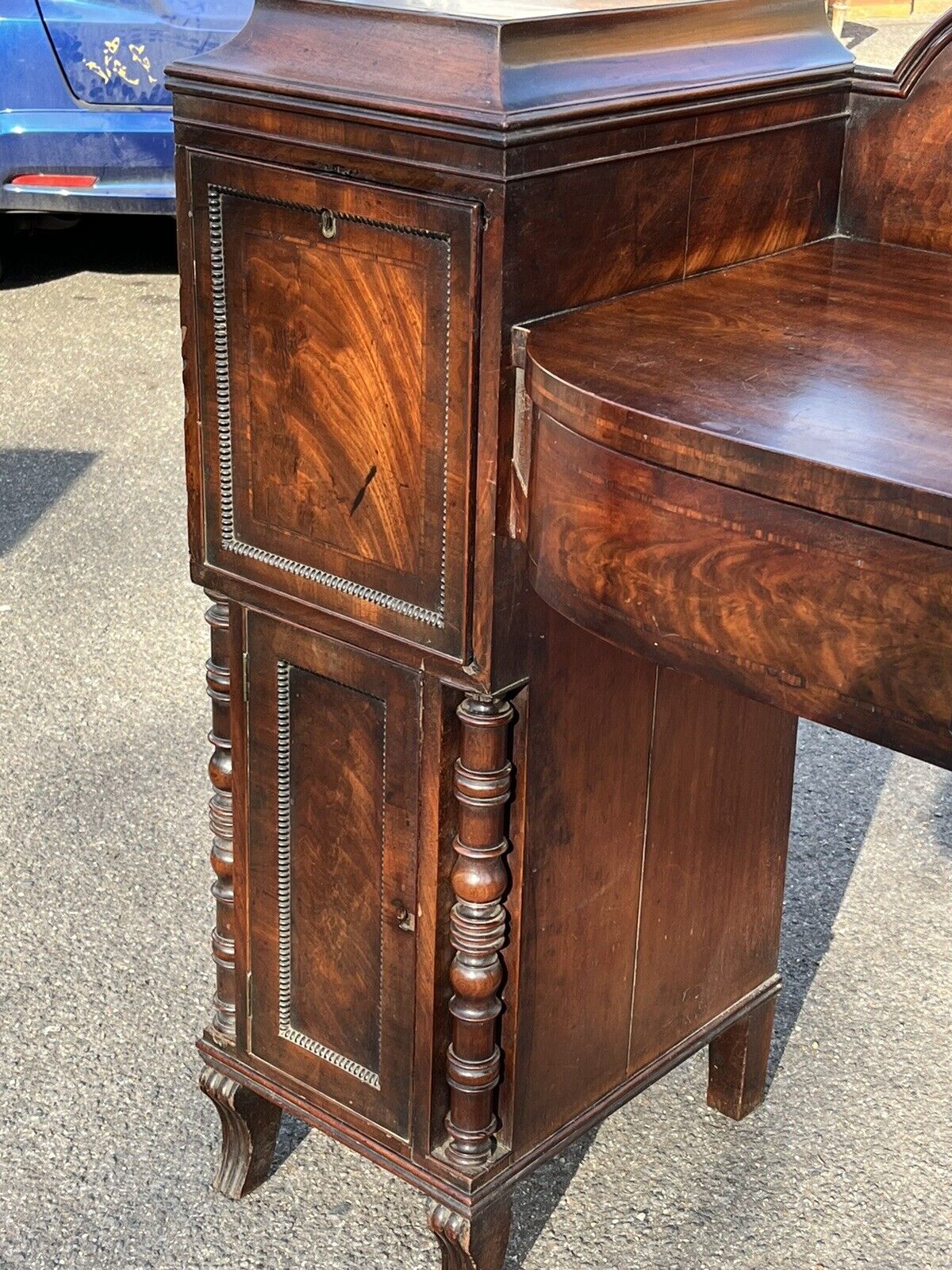 Antique Regency Mahogany Sideboard With Wine Cooler, Drawers & Cupboards.