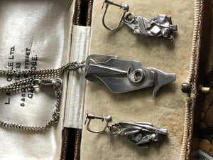 Vintage Modernist Silver Necklace And Screwback Earring Set