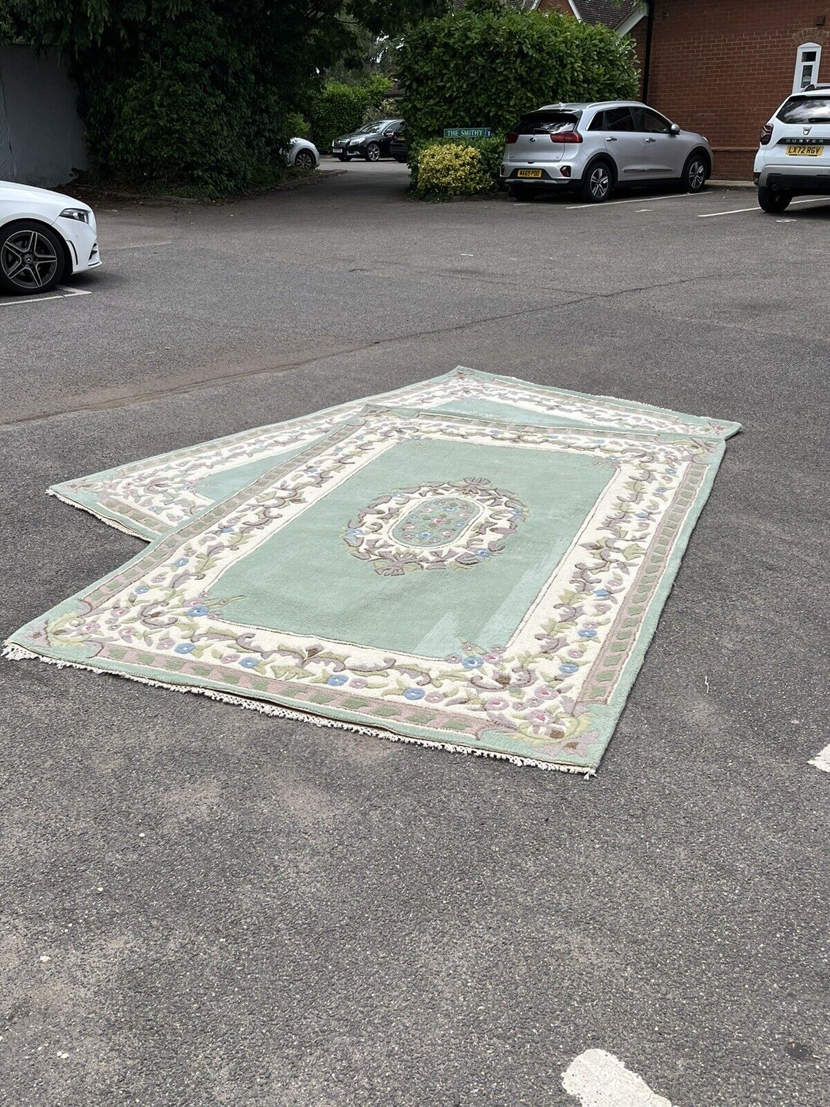 Pair Of Green  & White Rugs, 9x 6 Feet. Handmade With 100 % Wool. Deep Pile.