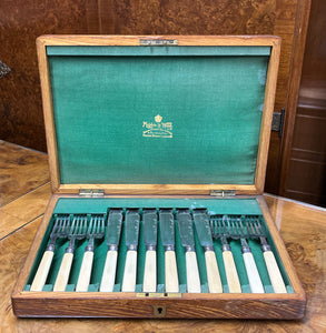 Mappin & Webb Oak Vases Fish Servers In Original Oak Case