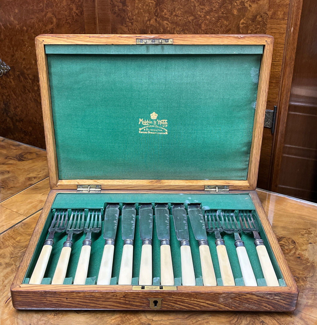 Mappin & Webb Oak Vases Fish Servers In Original Oak Case