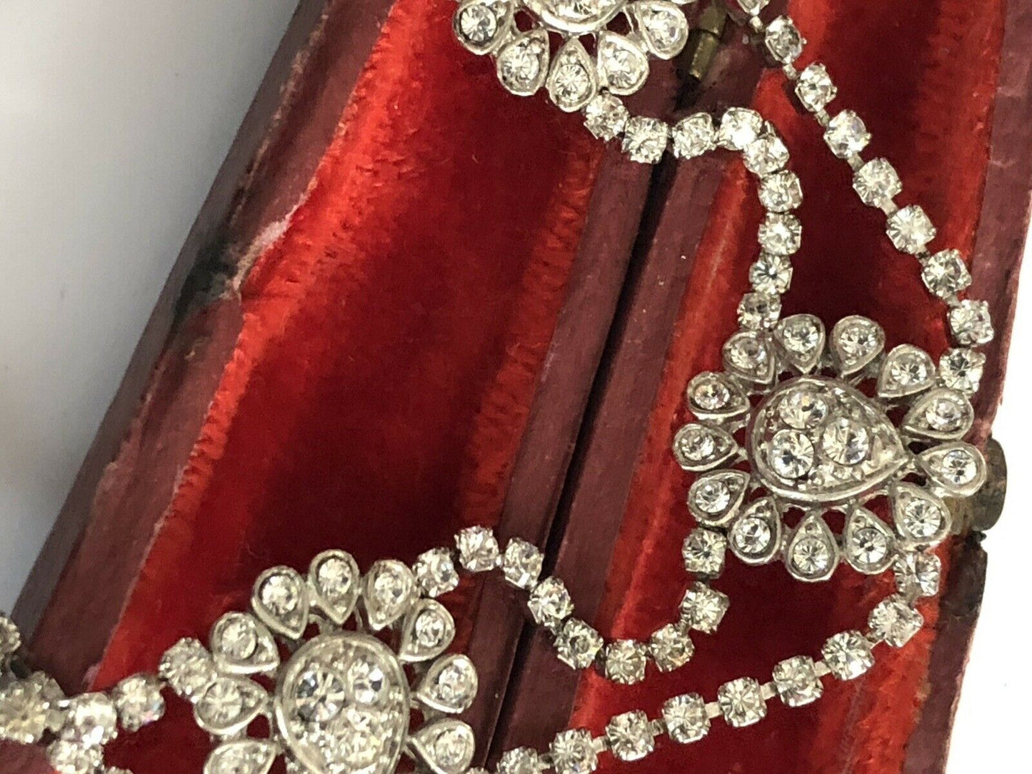 Vintage Rhodium Plated Diamanté Teardrop Bracelet