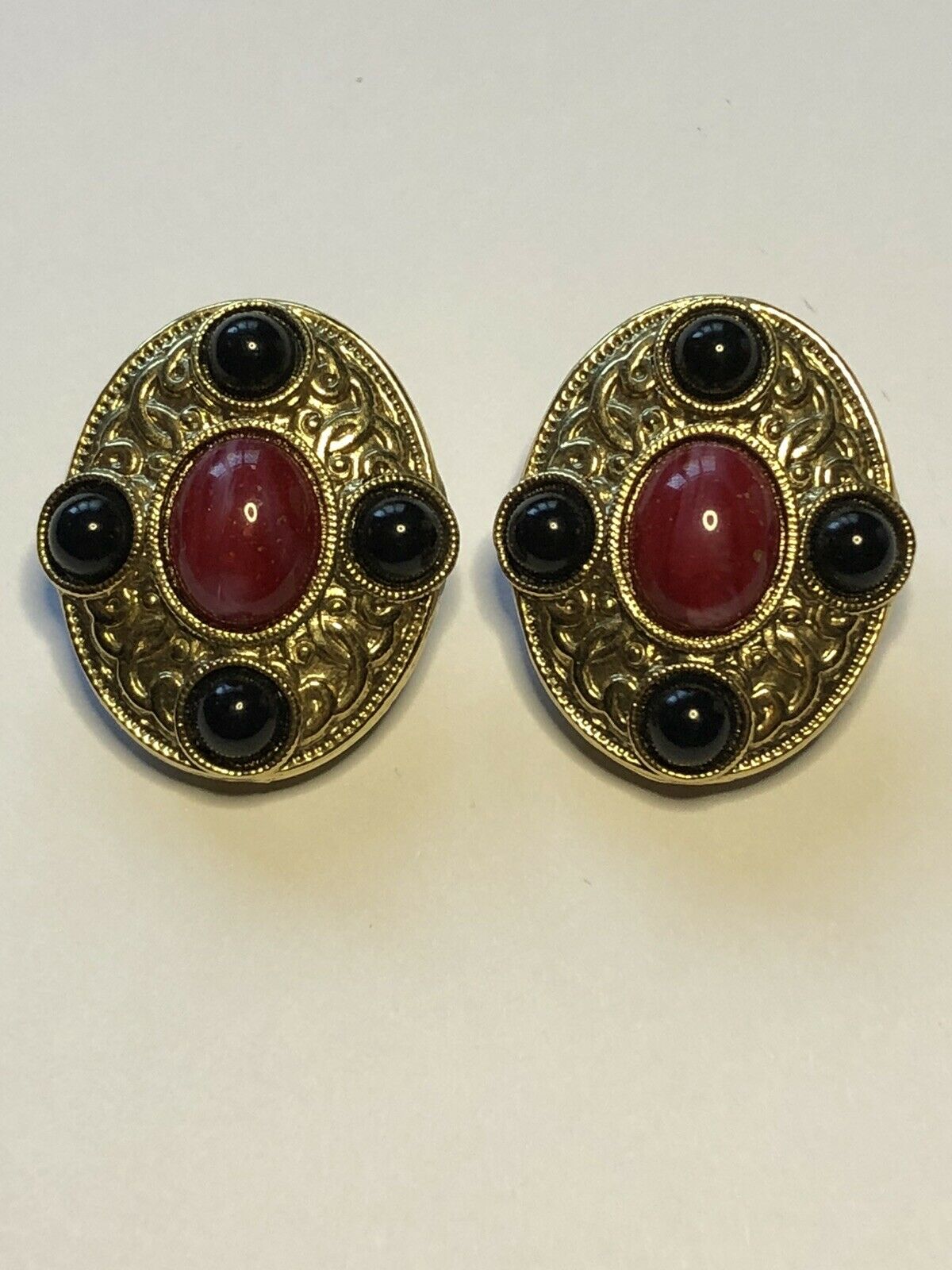Vintage Gold Tone Red Black Cabochon Clip On Earrings