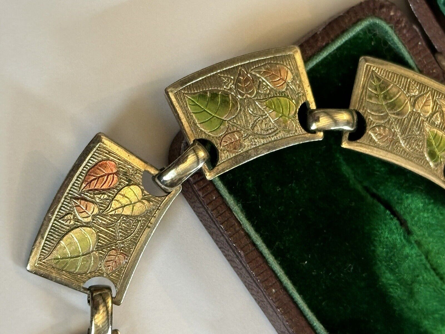 Vintage Detailed Pink Green Leaves Silver Tone Bracelet