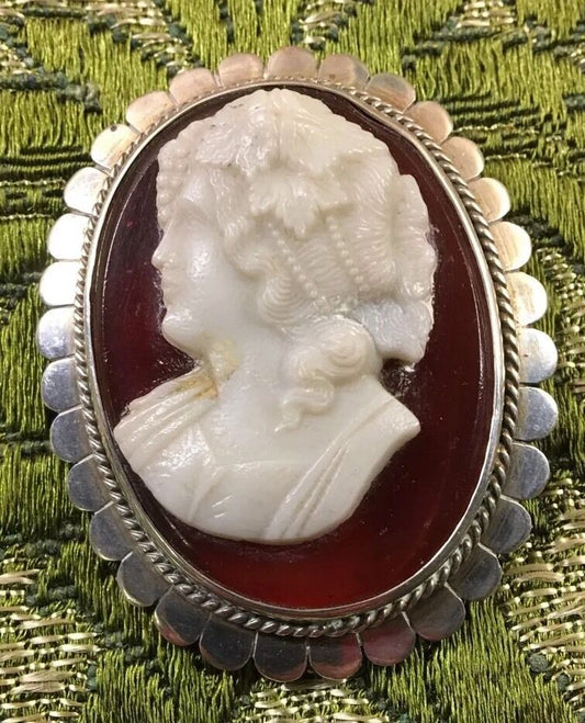 Stunning Vintage/Antique Silver And Glass Cameo Brooch
