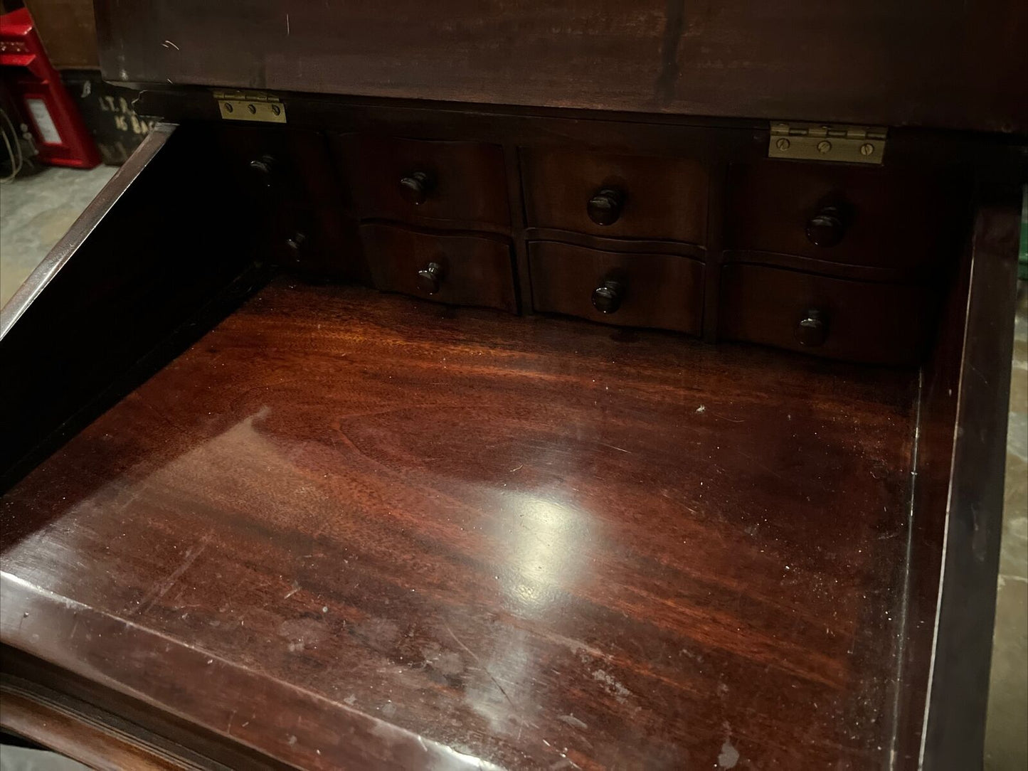 Mahogany Davenport Desk. 16 Drawers, Great Storage.