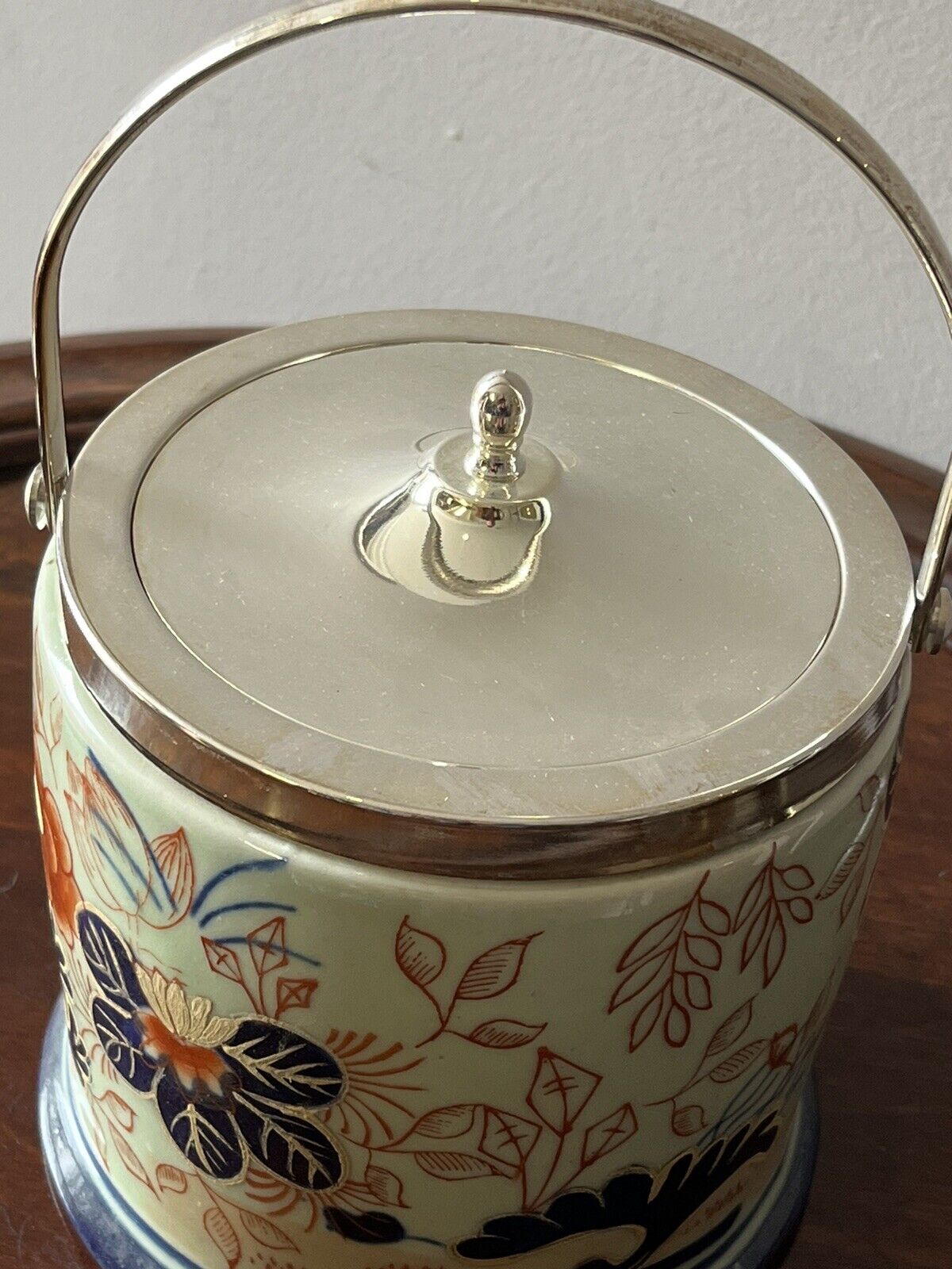 Imari Pattern Tea Caddy. We Ship Worldwide.